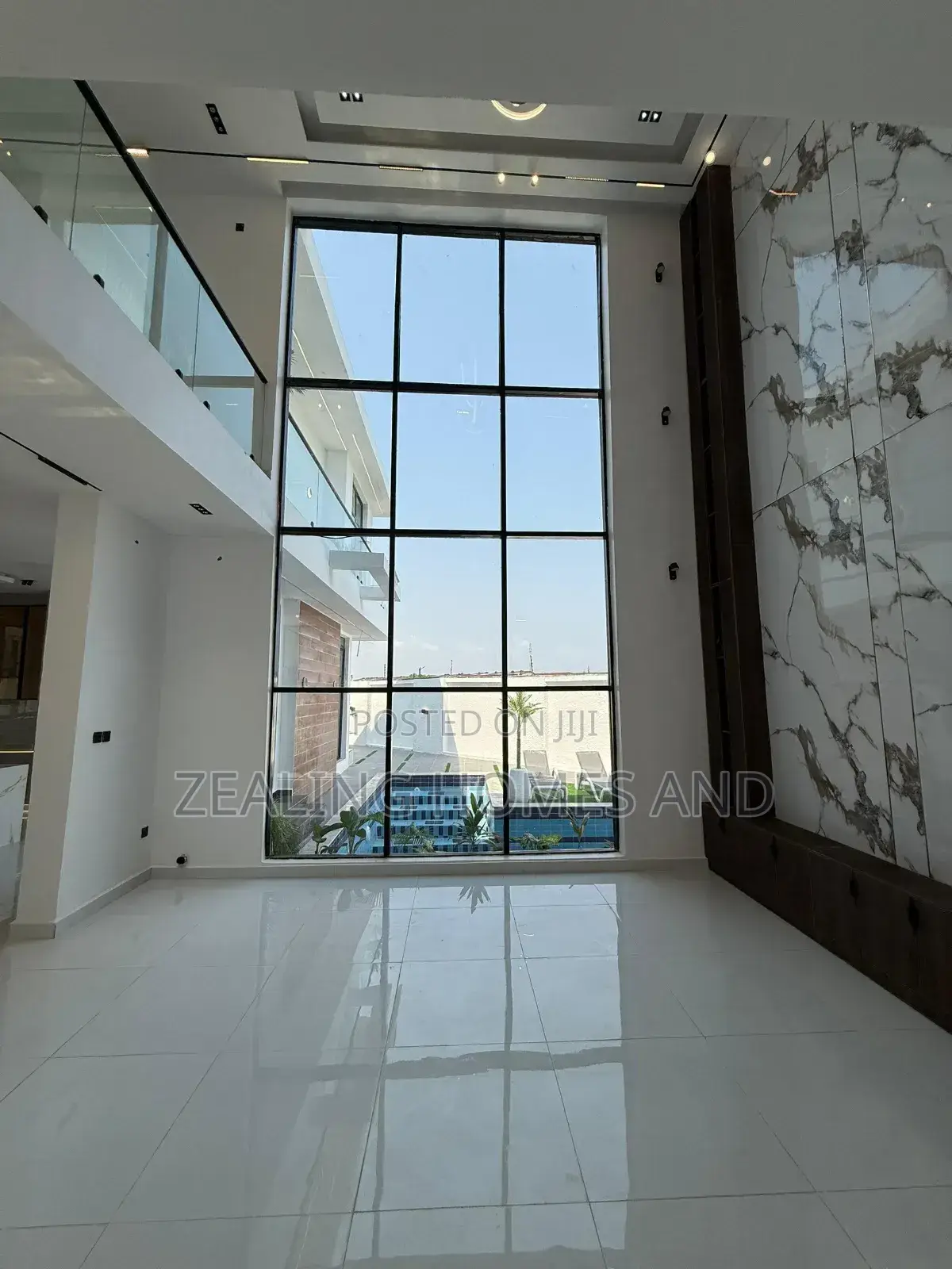 5bdrm Duplex in Chevron Lekki, for sale