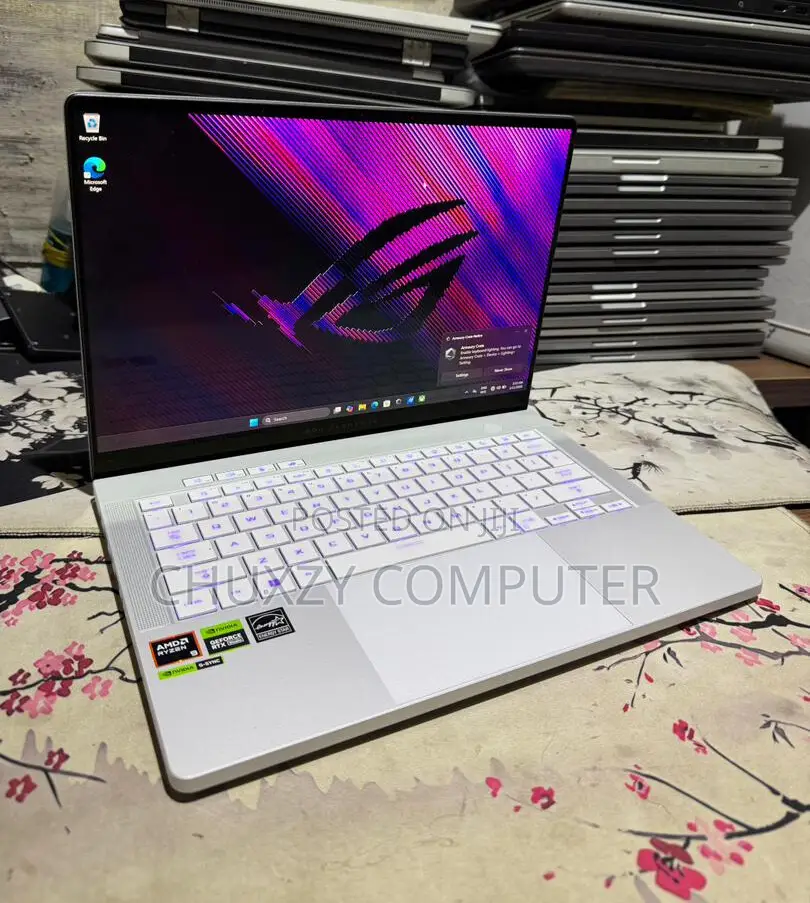 Laptop Asus ROG Zephyrus G14 32GB AMD Ryzen 9 SSD 1T