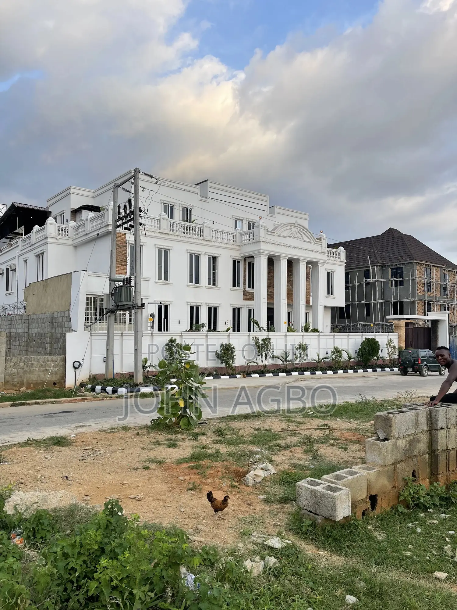 15 Room Hotel in Jahi