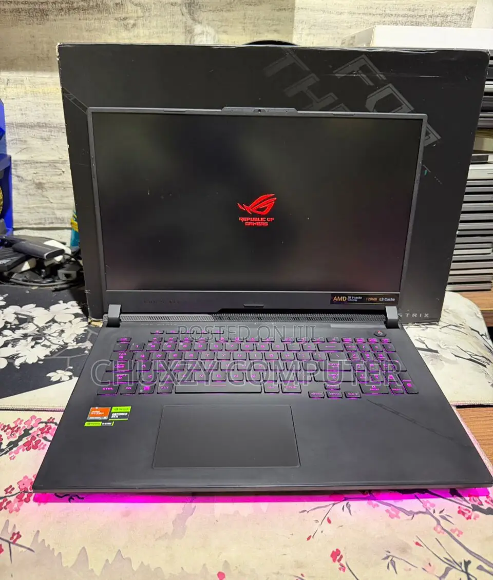 Laptop Asus ROG Strix G17 32GB AMD Ryzen 9 SSD 2T