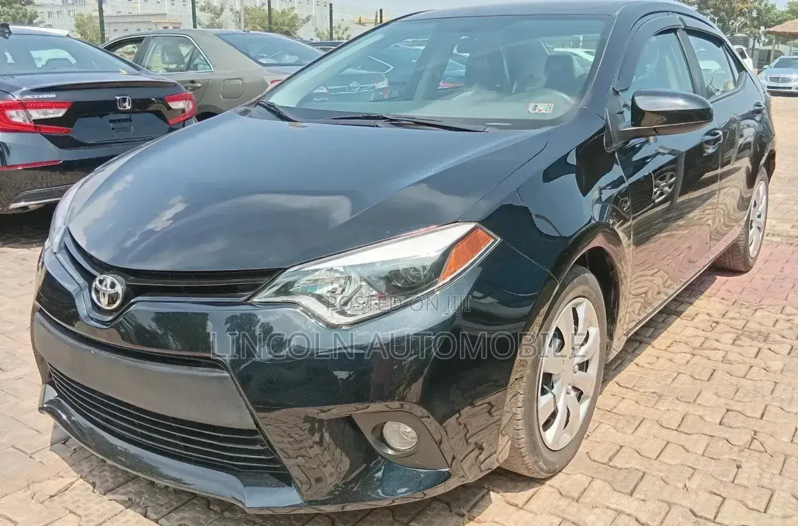 Toyota Corolla LE Premium 4dr Sedan (1.8L 4cyl CVT) 2016 Black