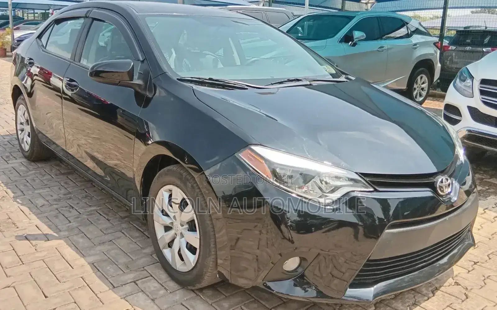 Toyota Corolla LE Premium 4dr Sedan (1.8L 4cyl CVT) 2016 Black