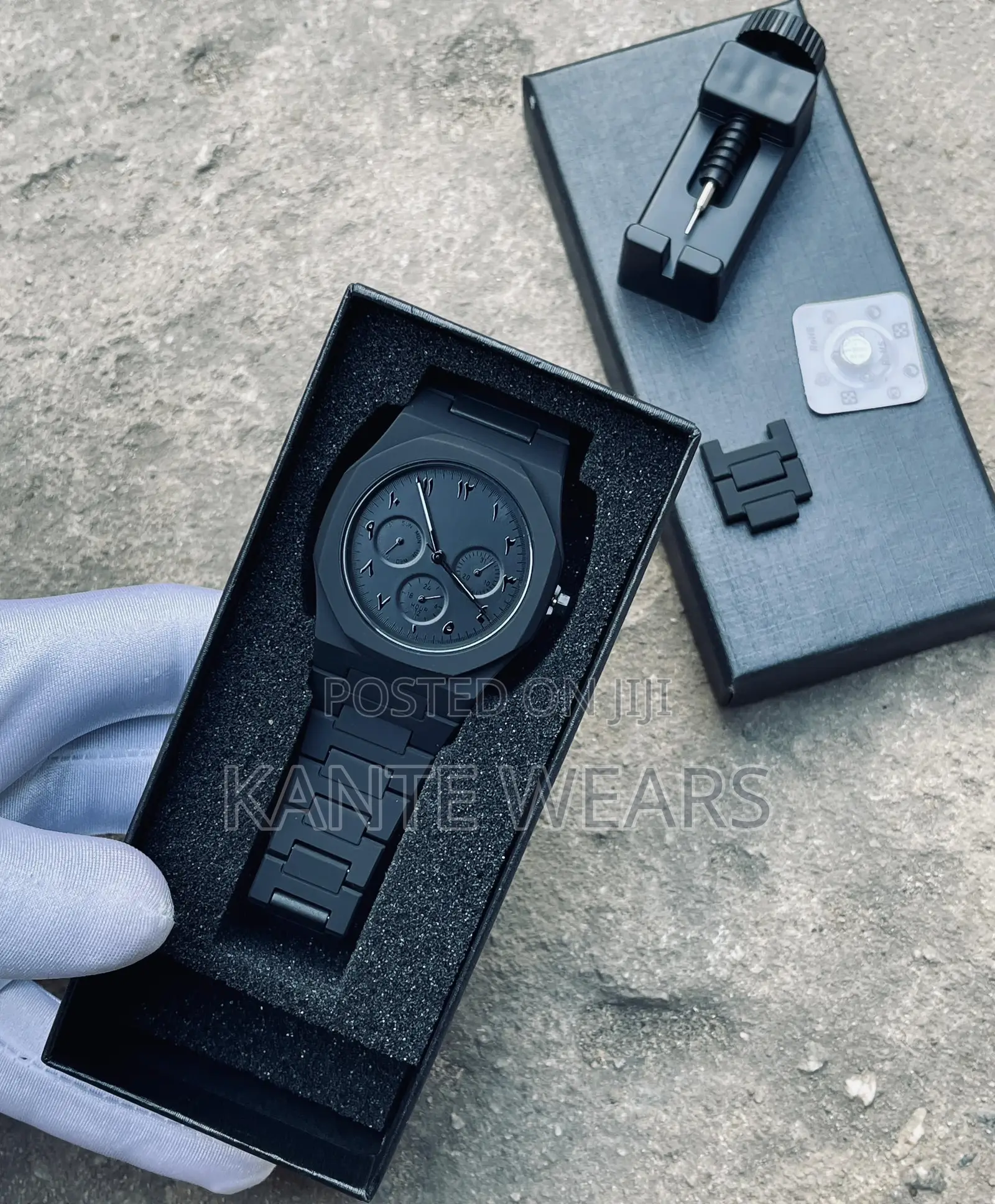 Content Wristwatch-Chain