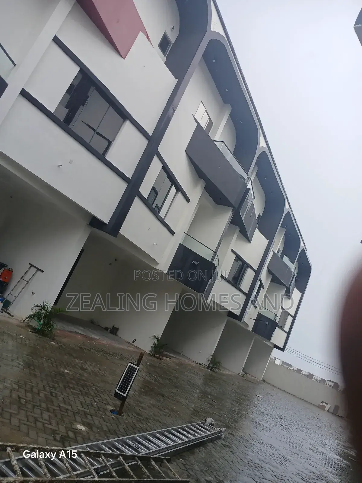 4bdrm Duplex in Orchid, Chevron Toll for sale