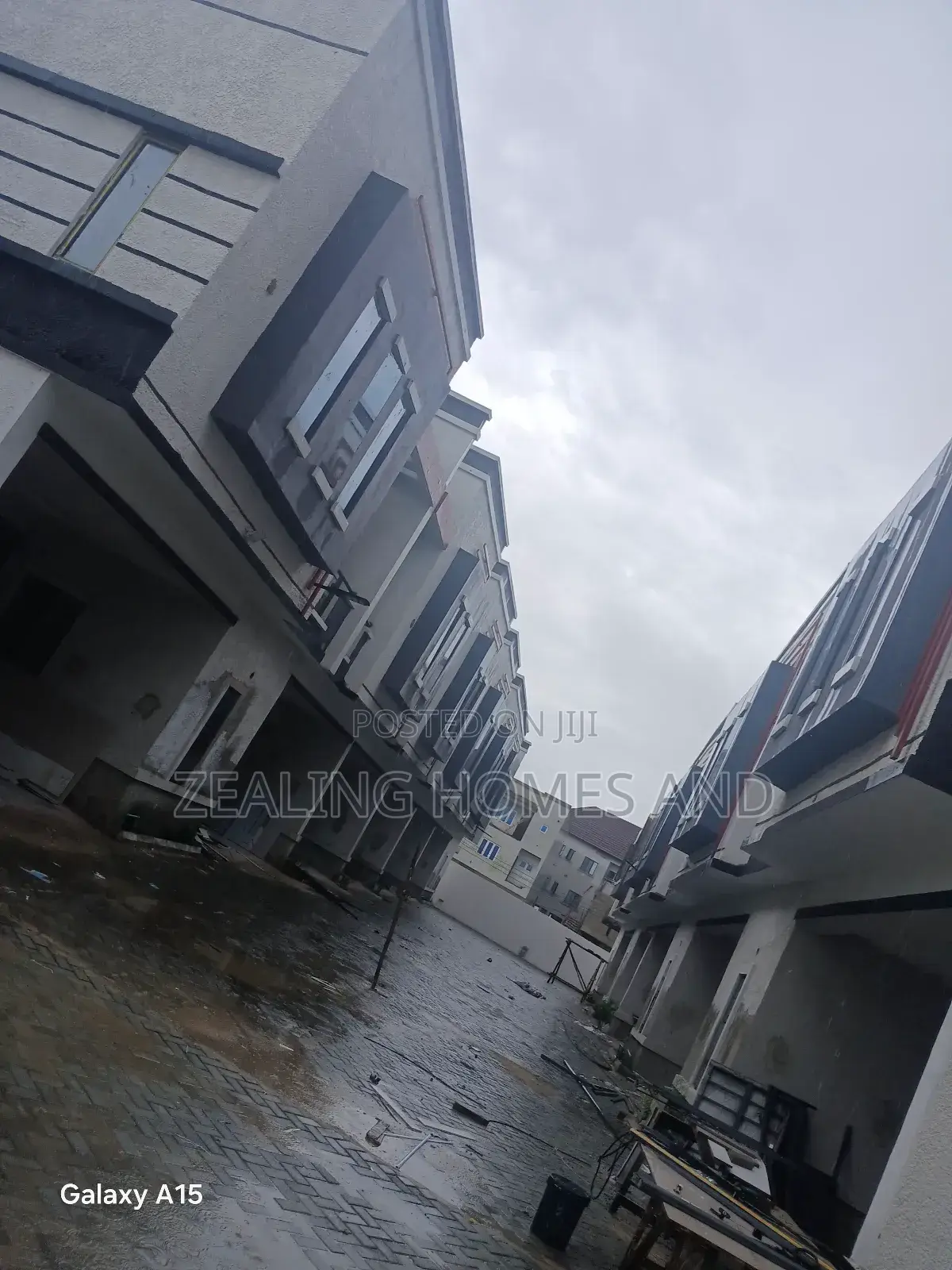 4bdrm Duplex in Orchid, Chevron Toll for sale