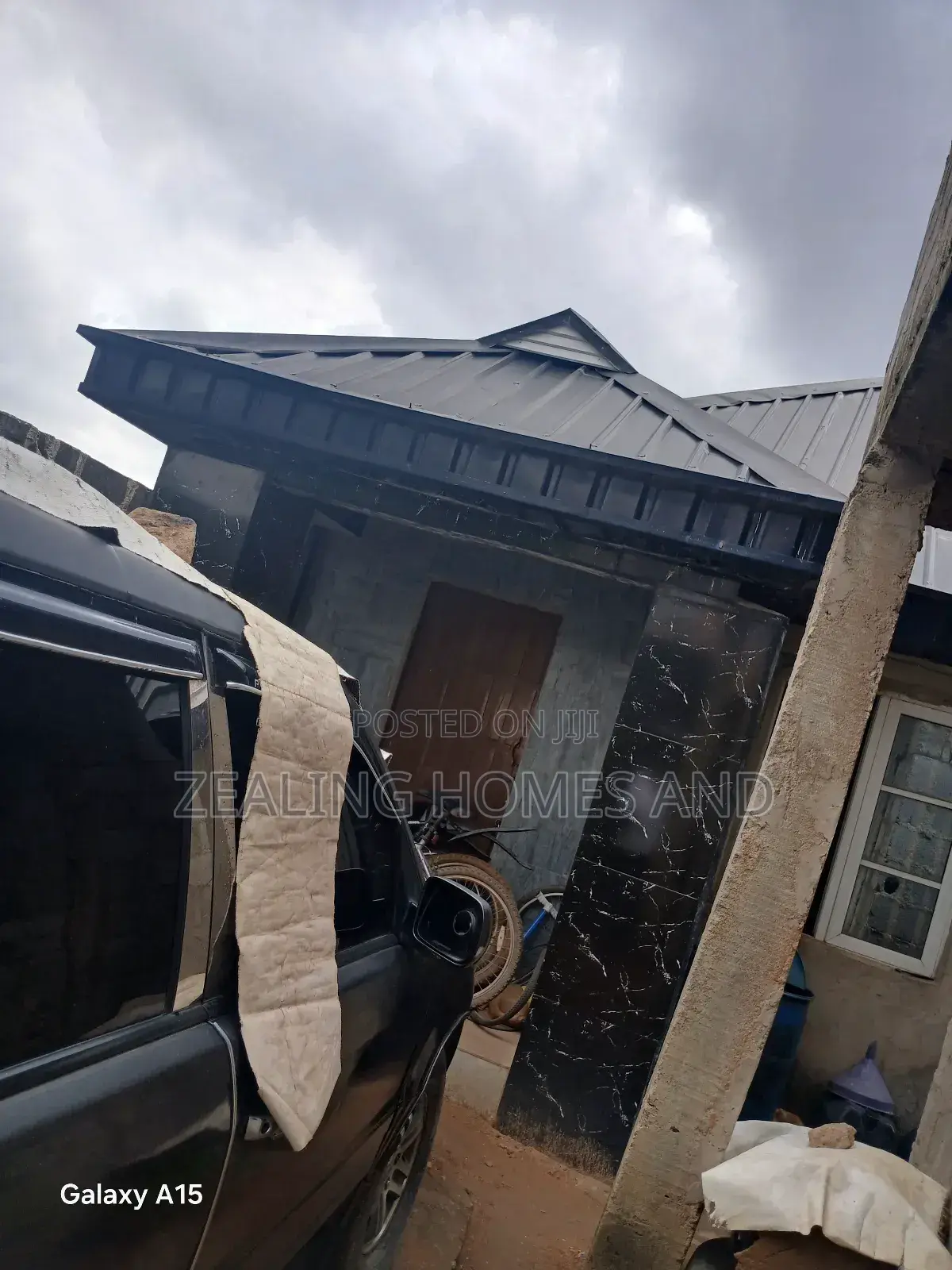 4bdrm House in Governors Road,, Alimosho for sale