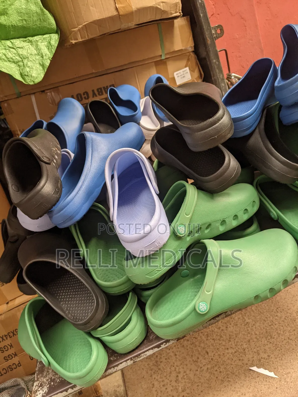 Theatre Footwear(Crocs)