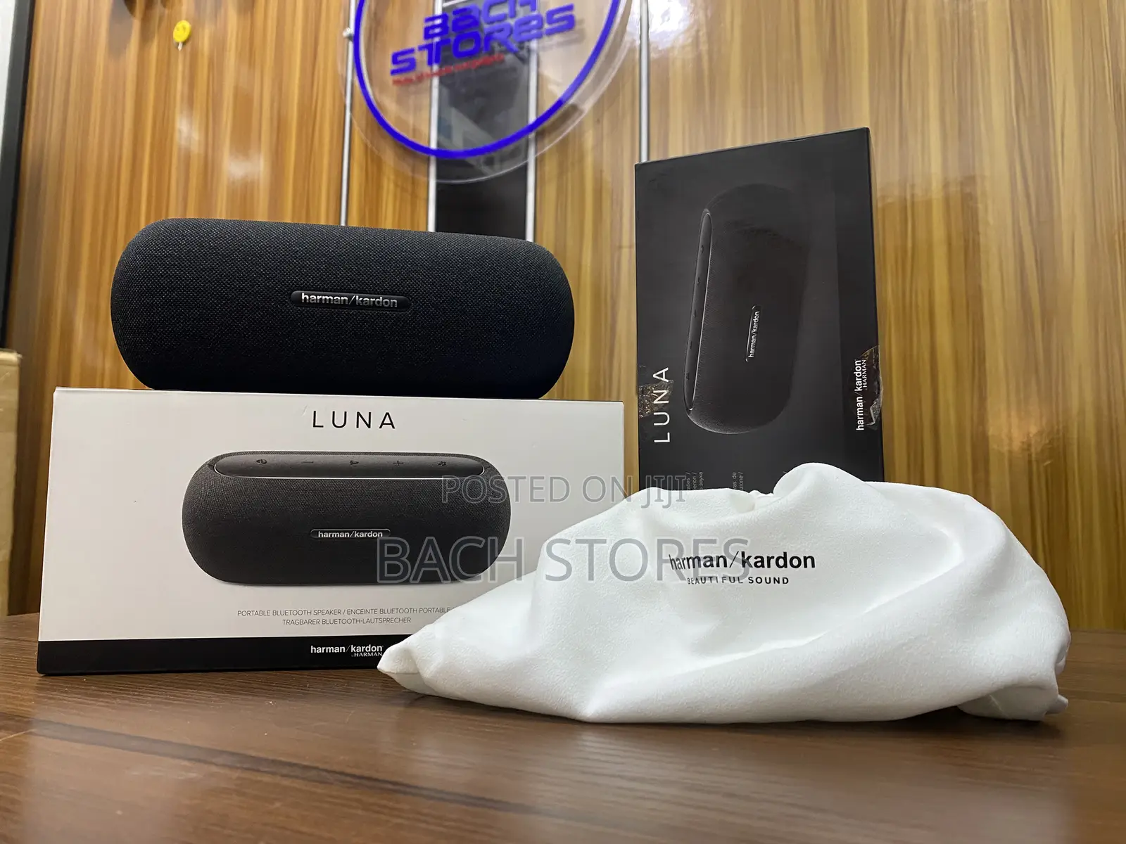 Open Boxed Harman Kardon Luna Portable Wireless Speaker