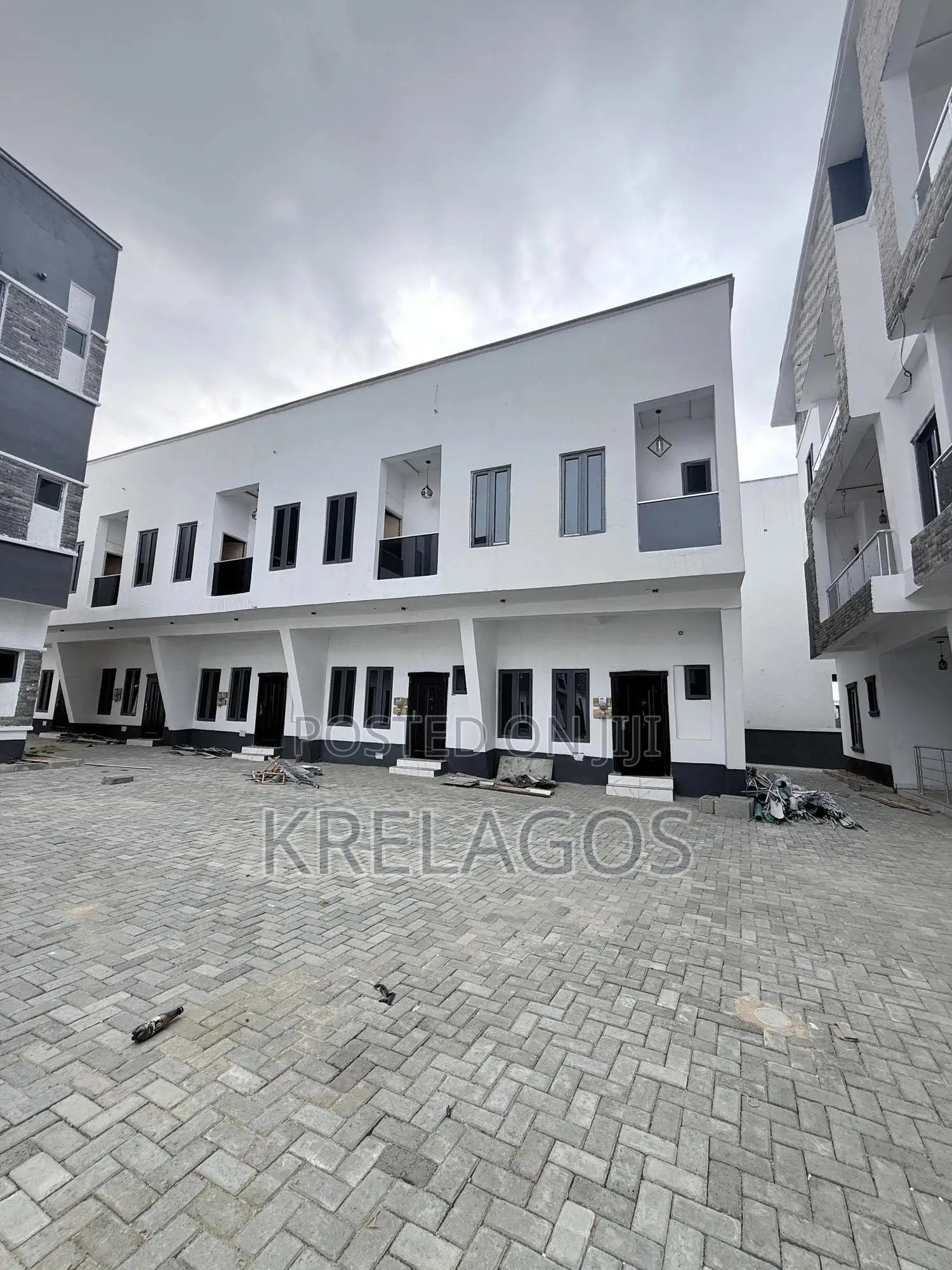 3bdrm Duplex in Ajah, Off Lekki-Epe Expressway for sale