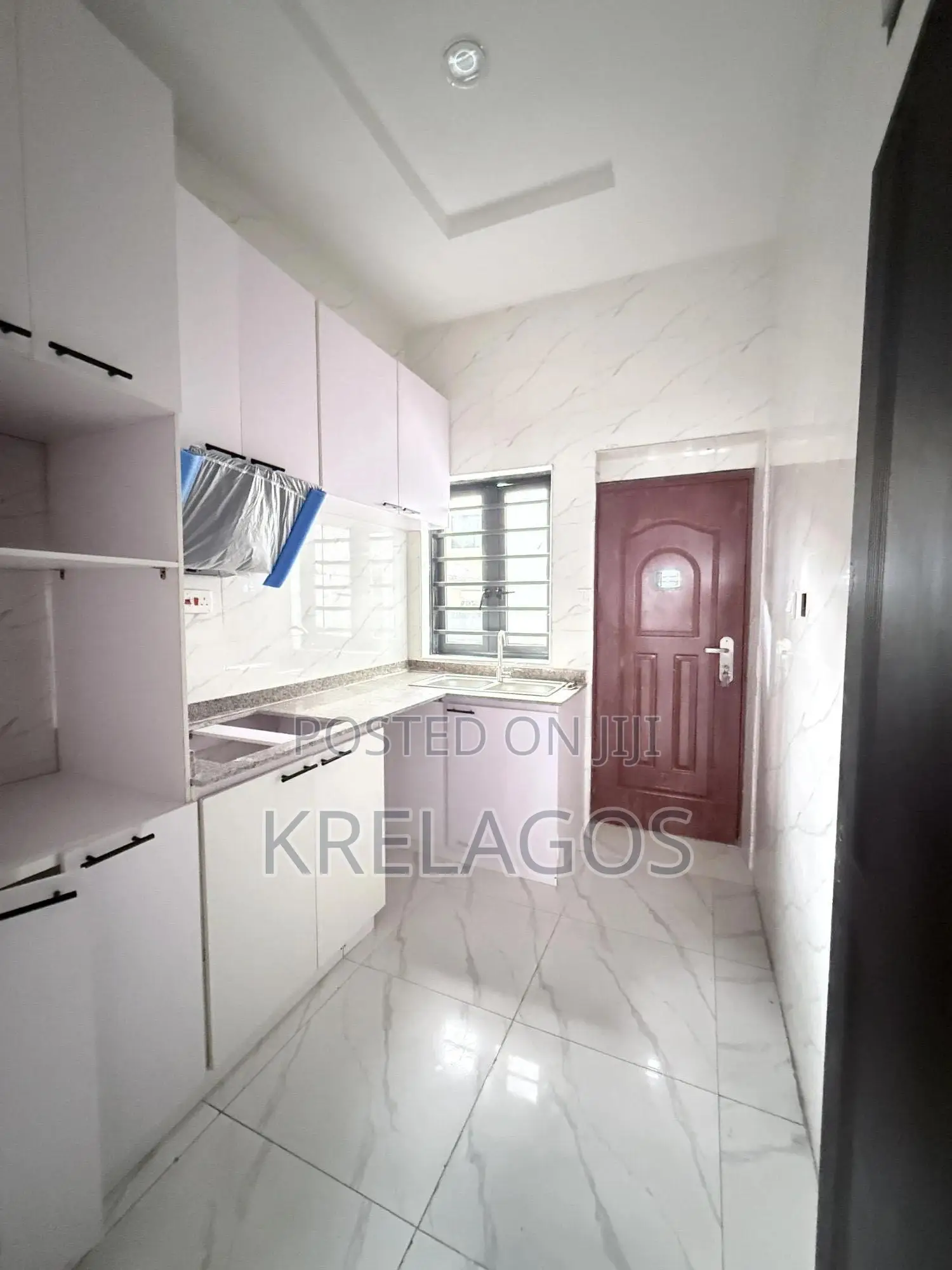 3bdrm Duplex in Ajah, Off Lekki-Epe Expressway for sale