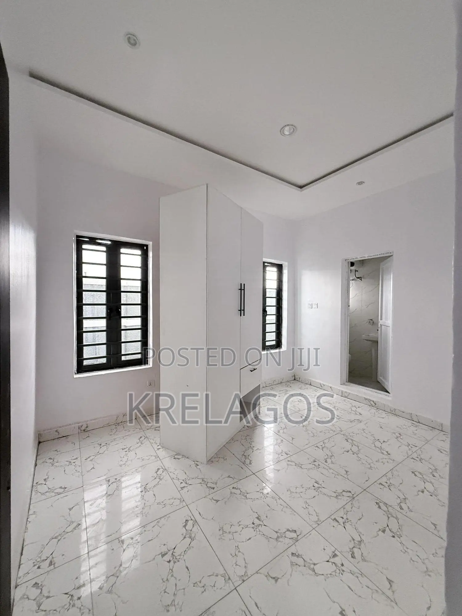 3bdrm Apartment in Ajah, Off Lekki-Epe Expressway for sale