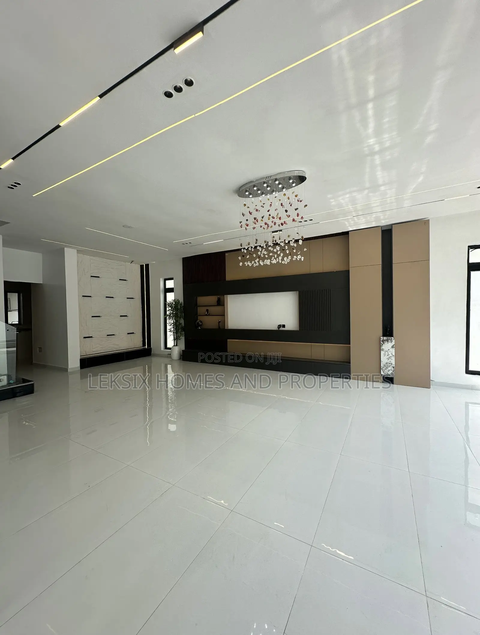 5bdrm Duplex in A Well Secured, Ado / Ajah for sale
