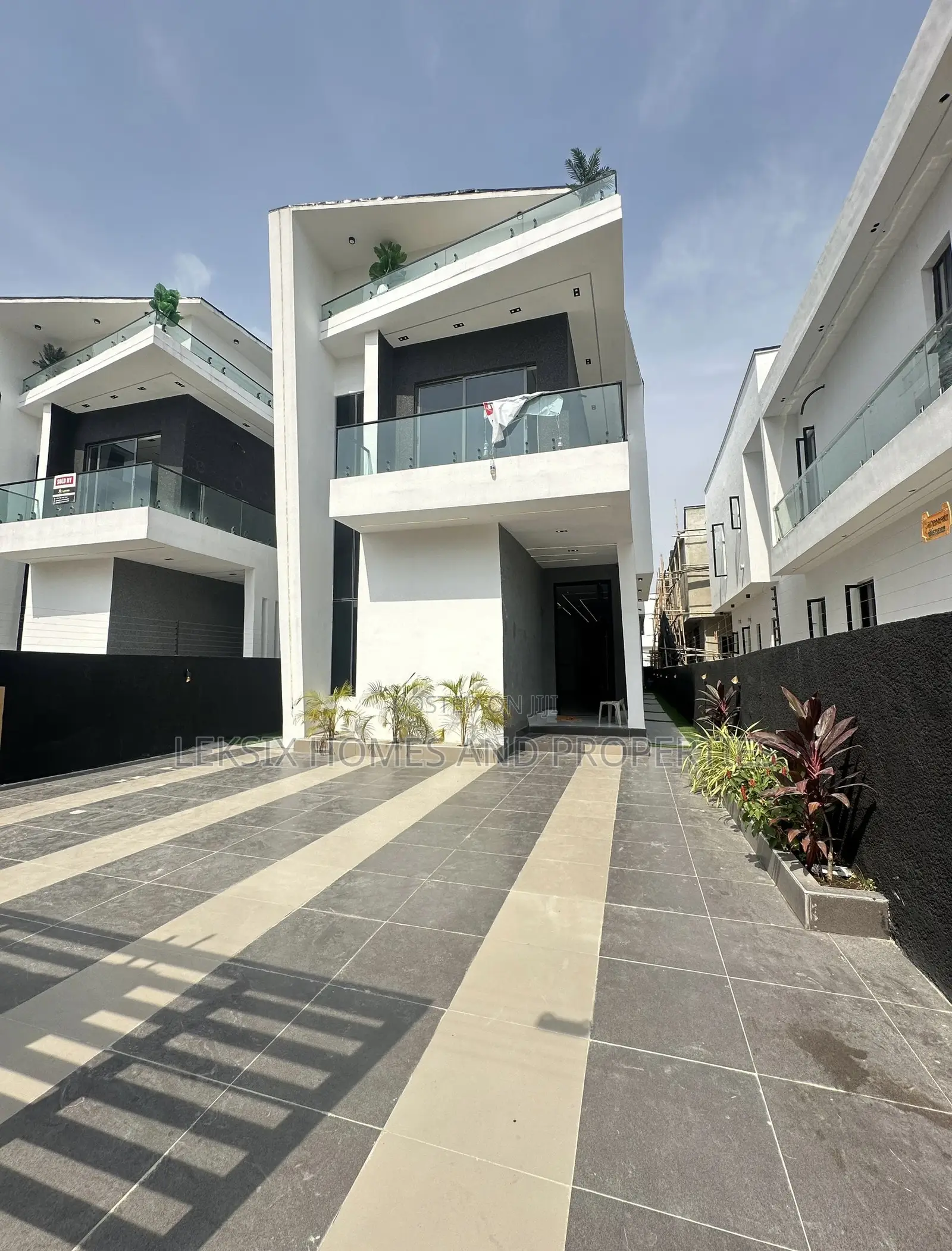 5bdrm Duplex in A Well Secured, Ado / Ajah for sale