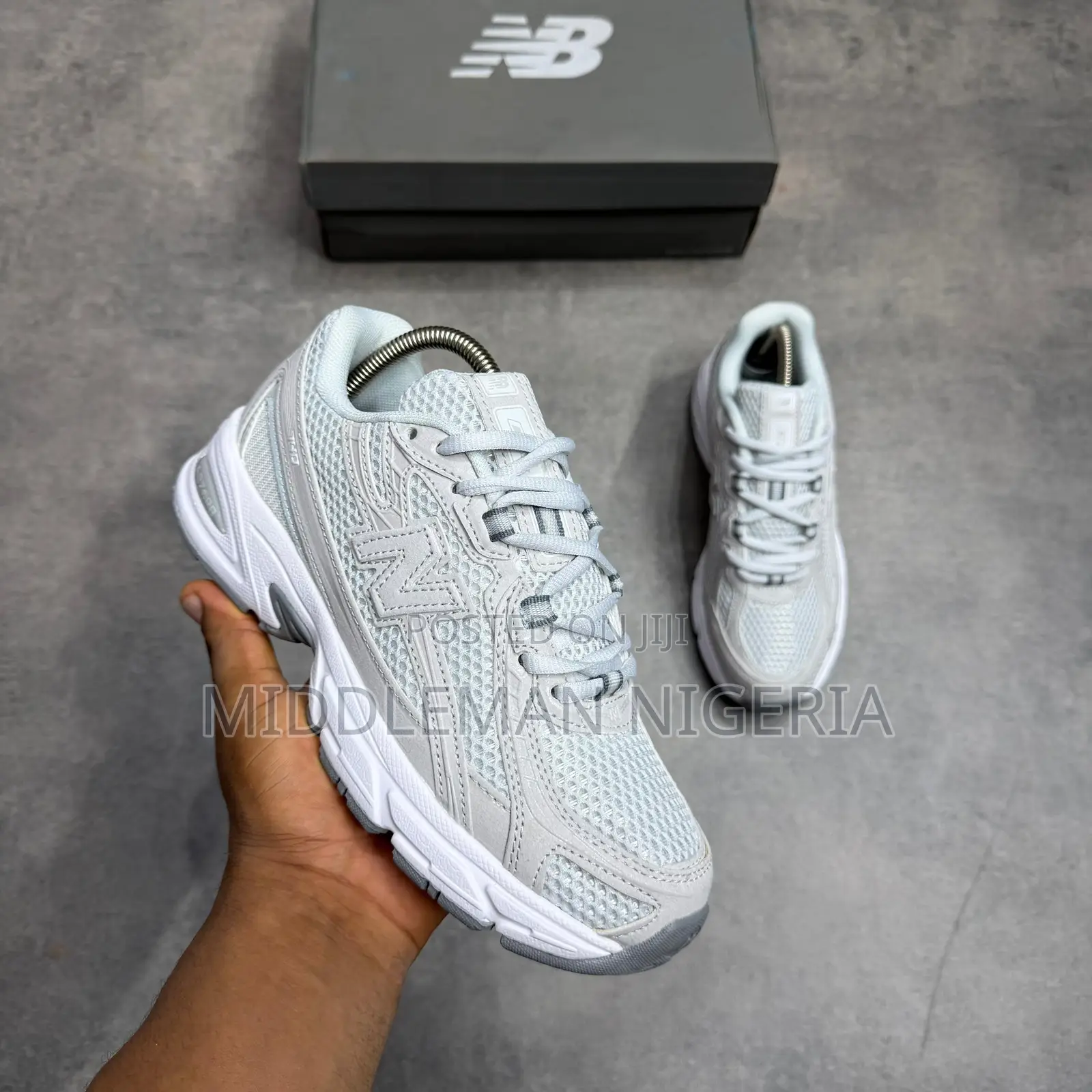 New Balance 740 Grey/White Sneakers