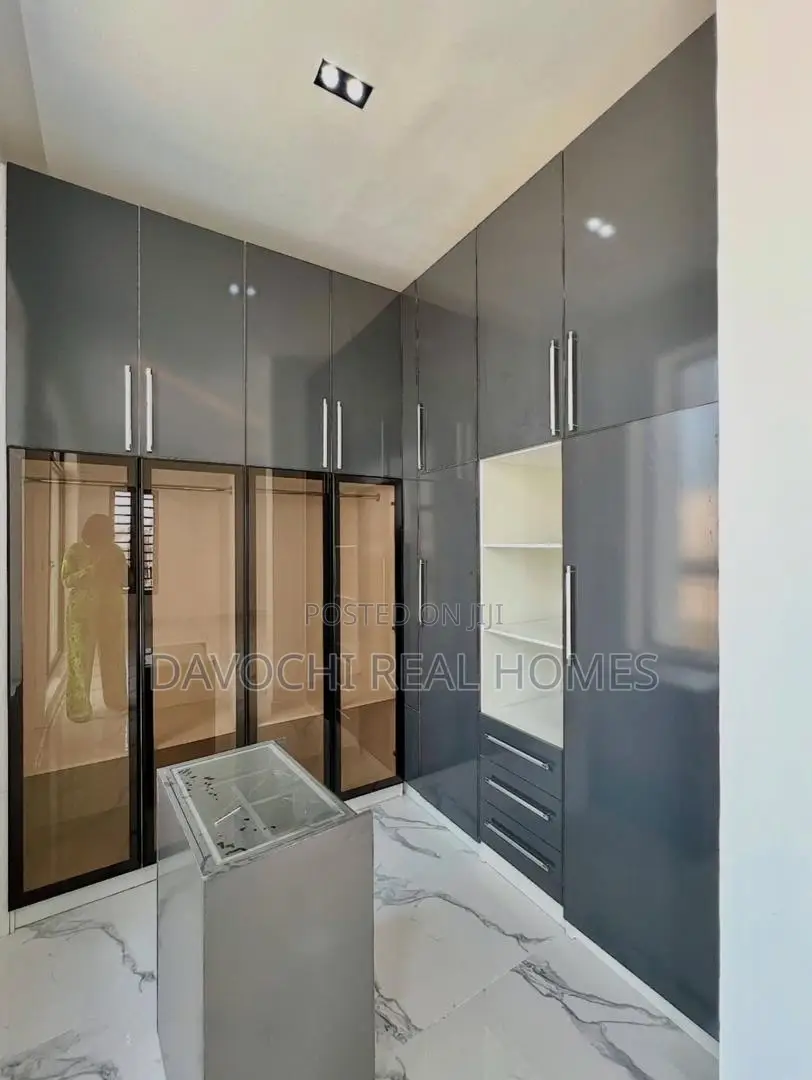 4bdrm Duplex in Ikota for rent