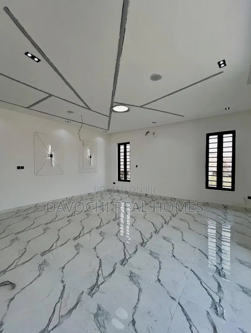 4bdrm Duplex in Ikota for rent