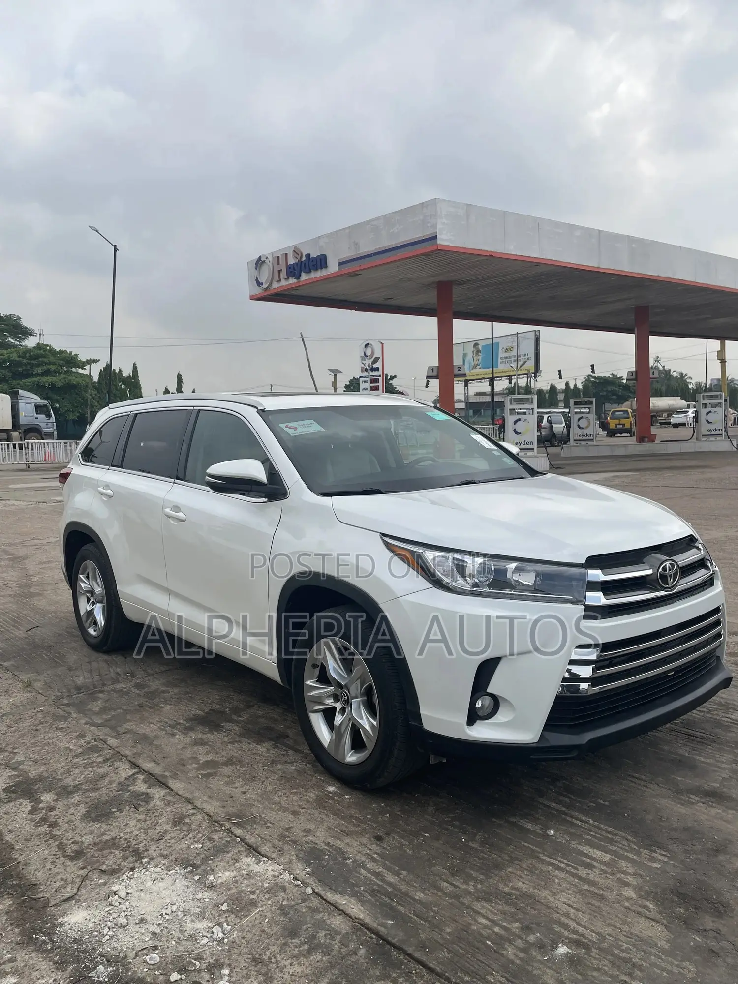 Toyota Highlander Limited V6 4x2 (3.5L 6cyl 6A) 2016 White