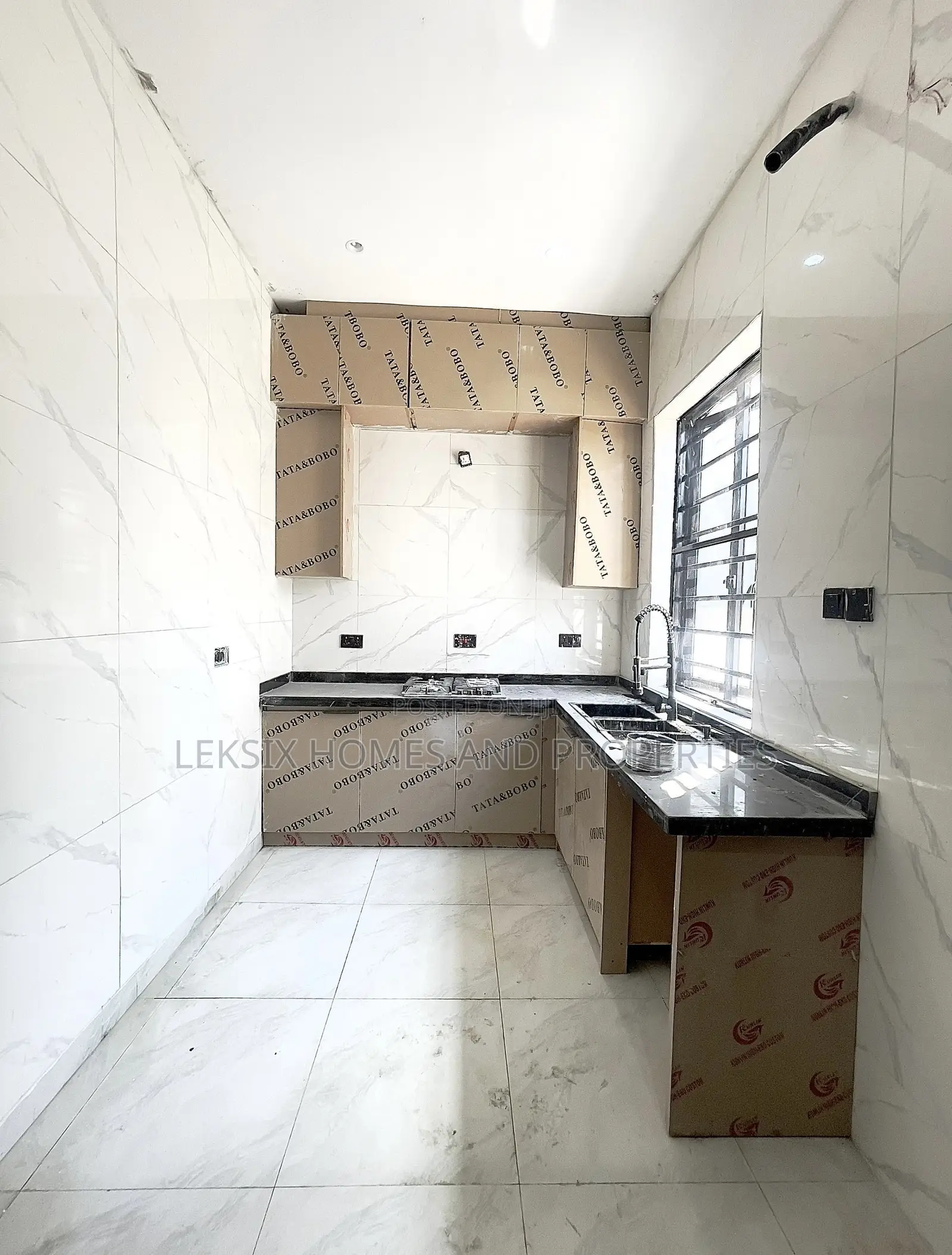 4bdrm Duplex in A Well Secured, Chevron for sale