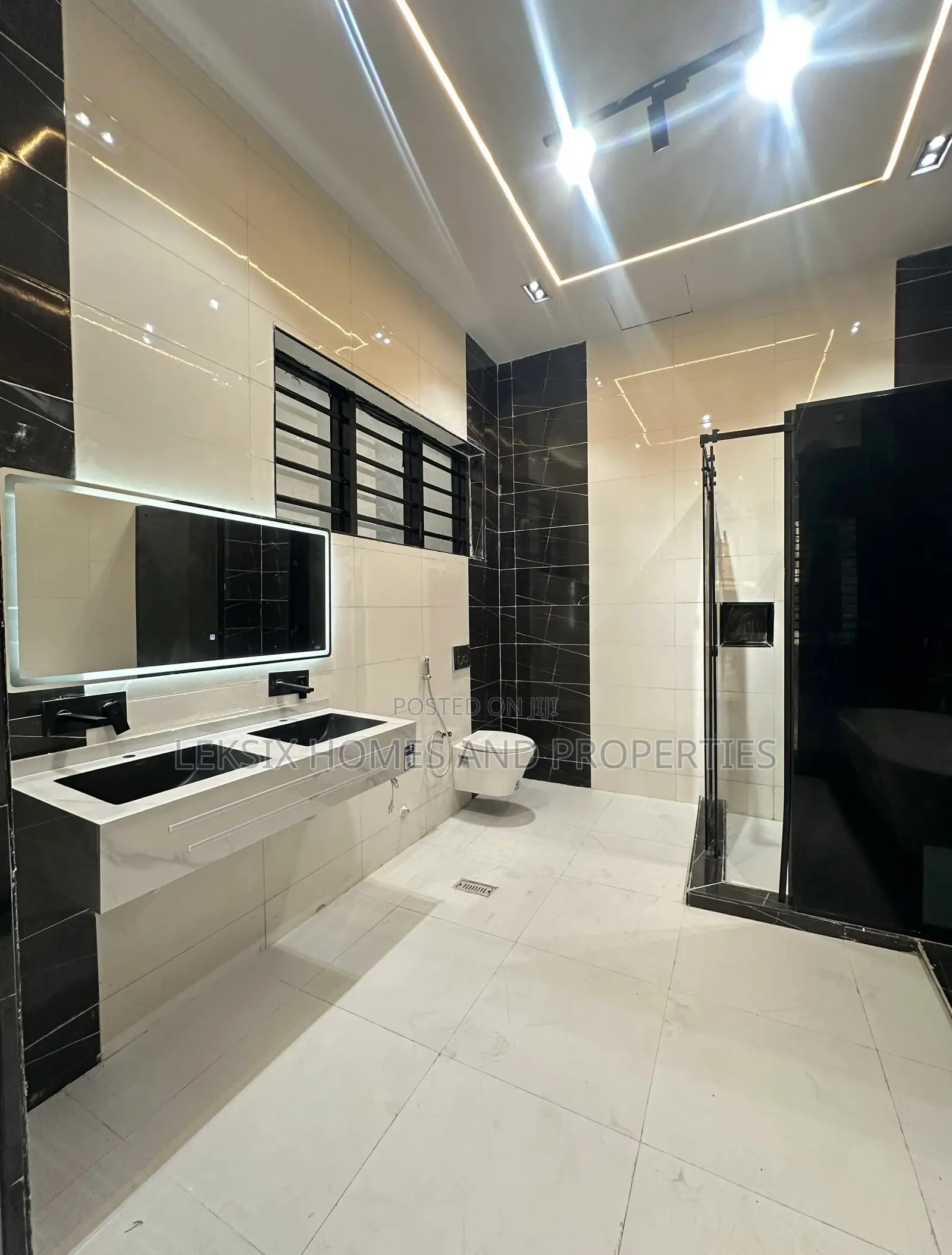5bdrm Duplex in A Well Secured, Chevron for sale