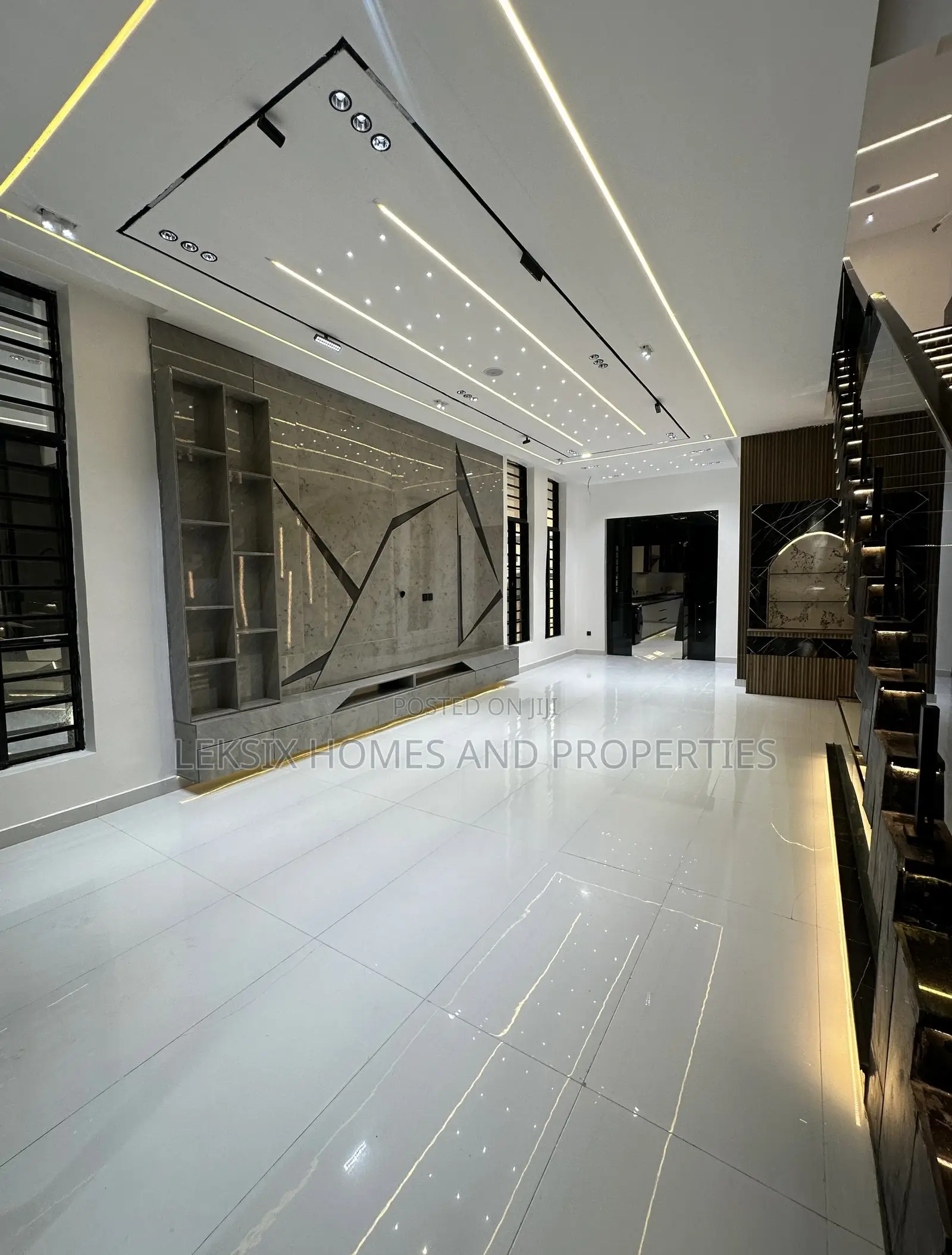 5bdrm Duplex in A Well Secured, Chevron for sale