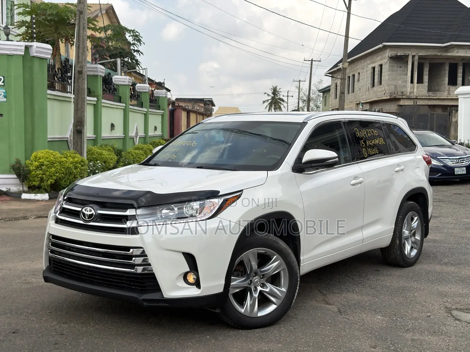 Toyota Highlander Limited Platinum 4dr SUV AWD (3.5L 6cyl 6A) 2015