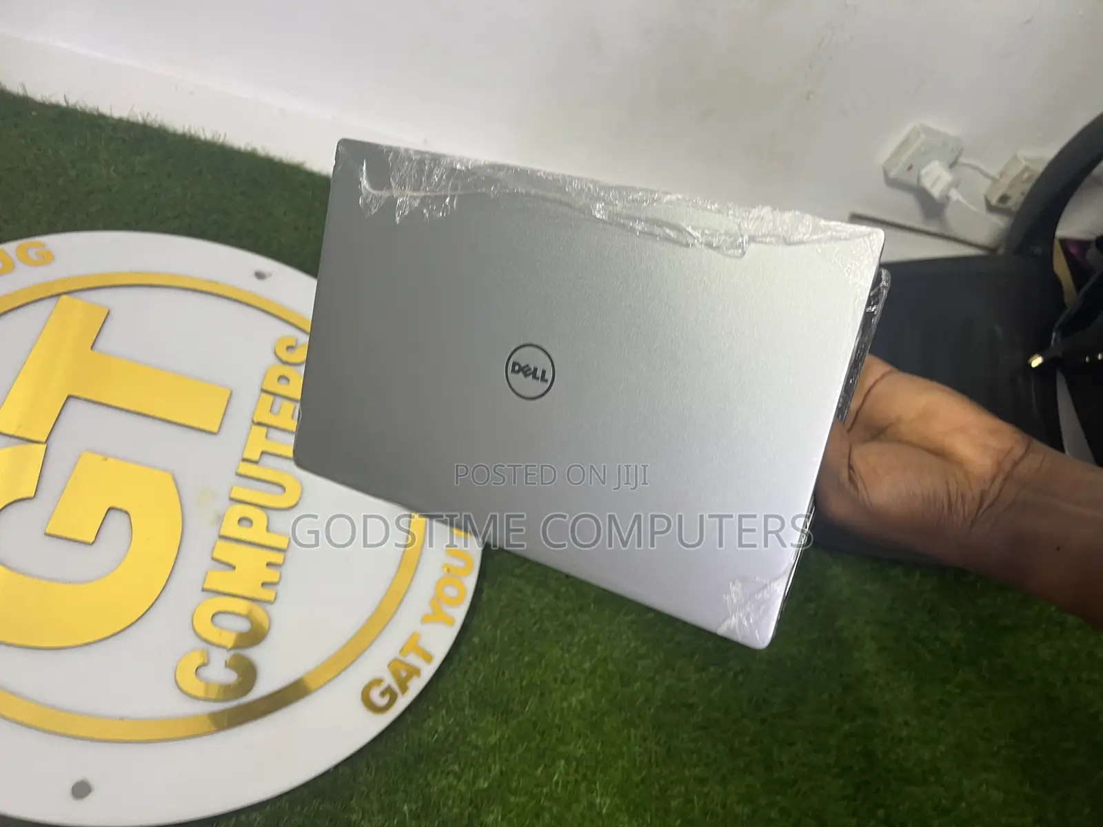 New Laptop Dell XPS 13 8GB Intel Core I5 SSD 256GB