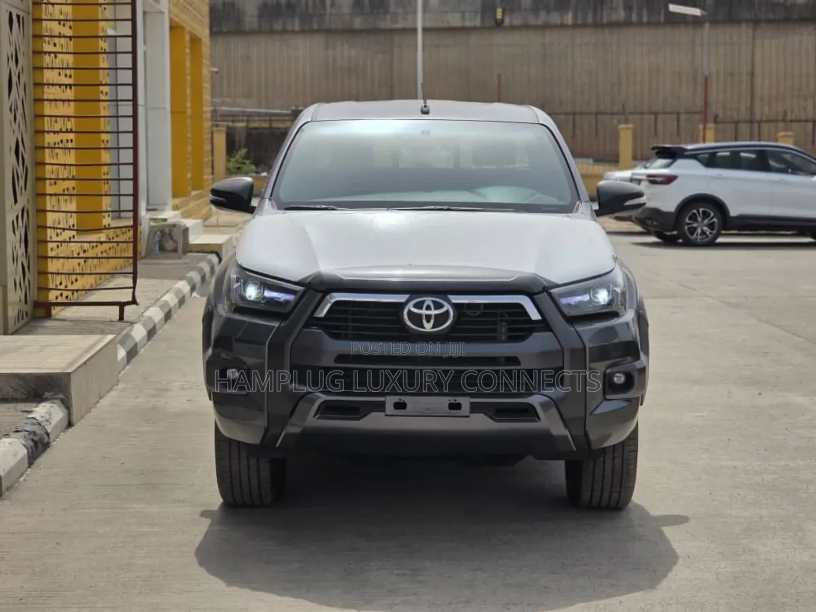 Toyota Hilux 2024 Gray