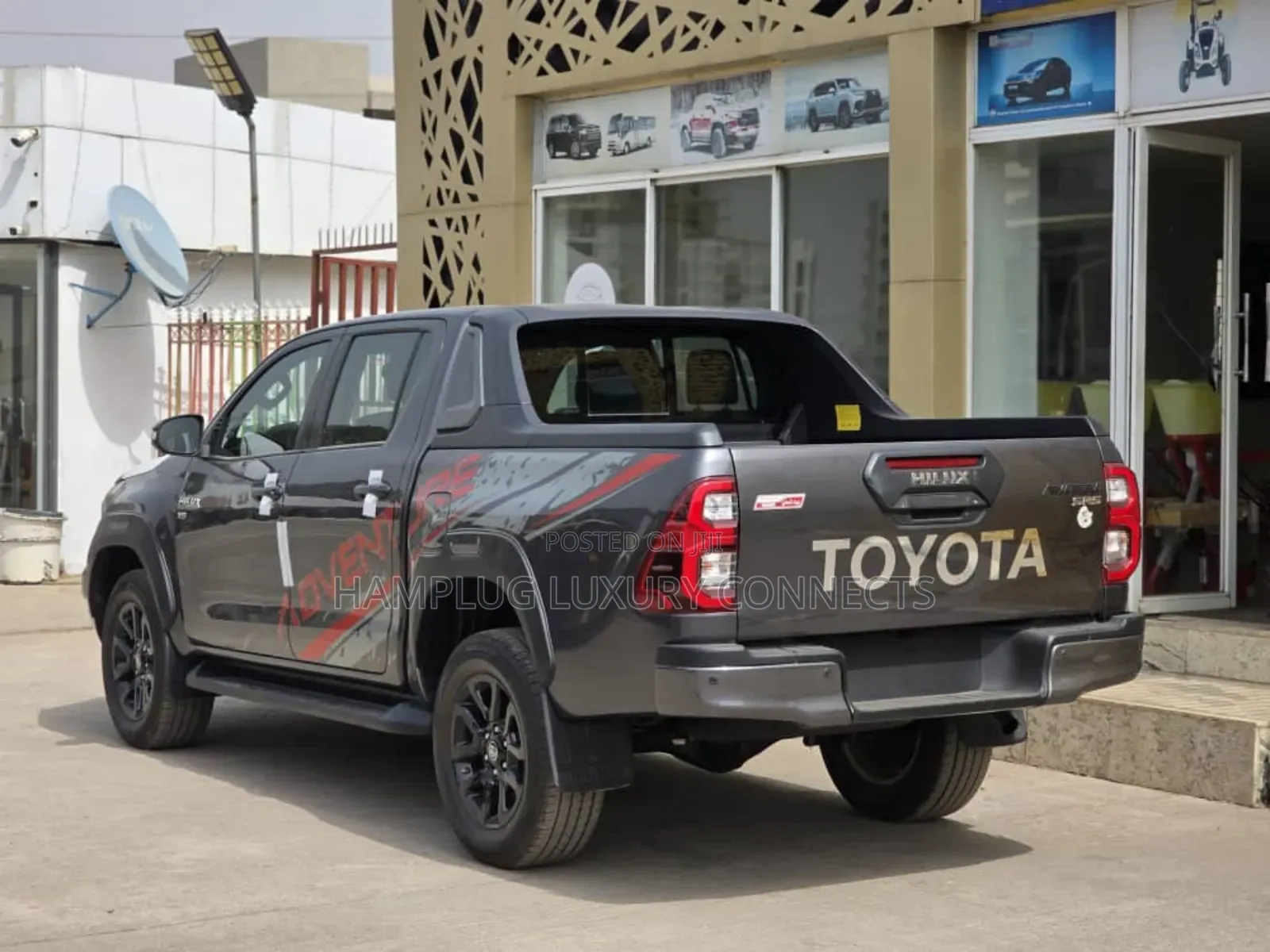 Toyota Hilux 2024 Gray