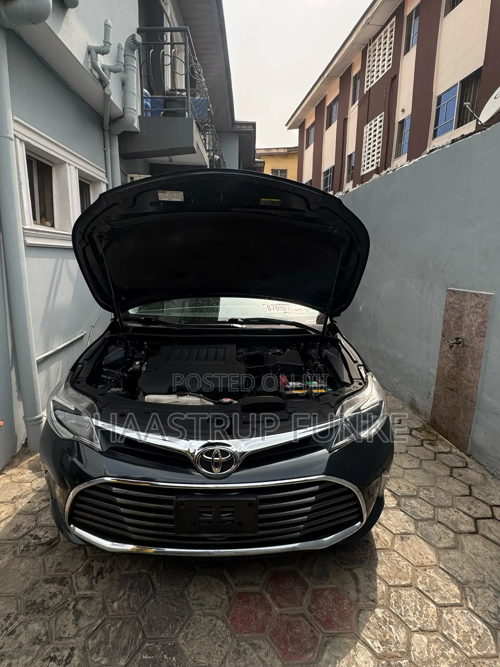 Toyota Avalon XLE Premium FWD Sedan (3.6L 6cyl 6A) 2016 Blue