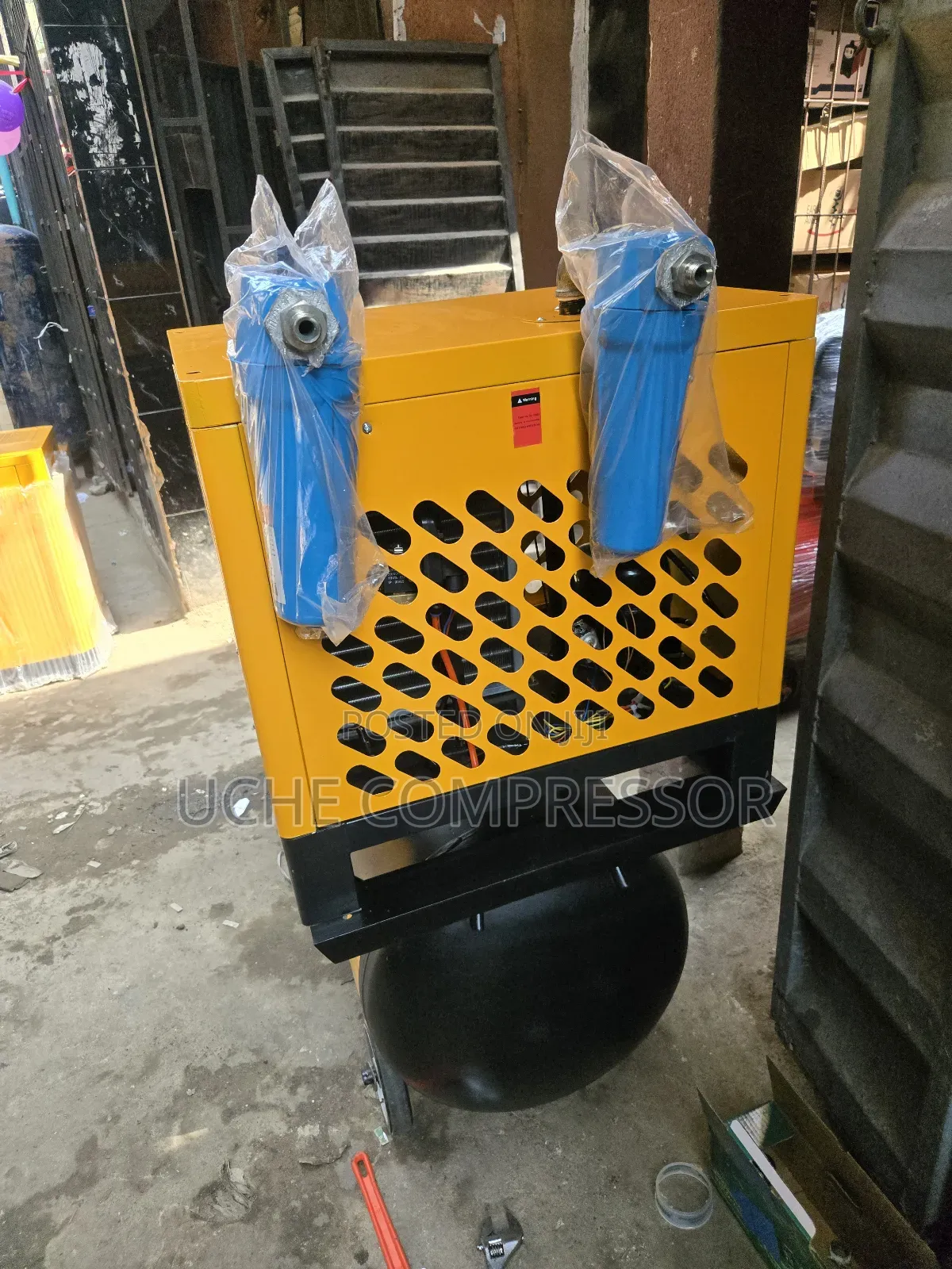 Sollant Screw Compressor 10hp With Tank, Dryer And Filter
