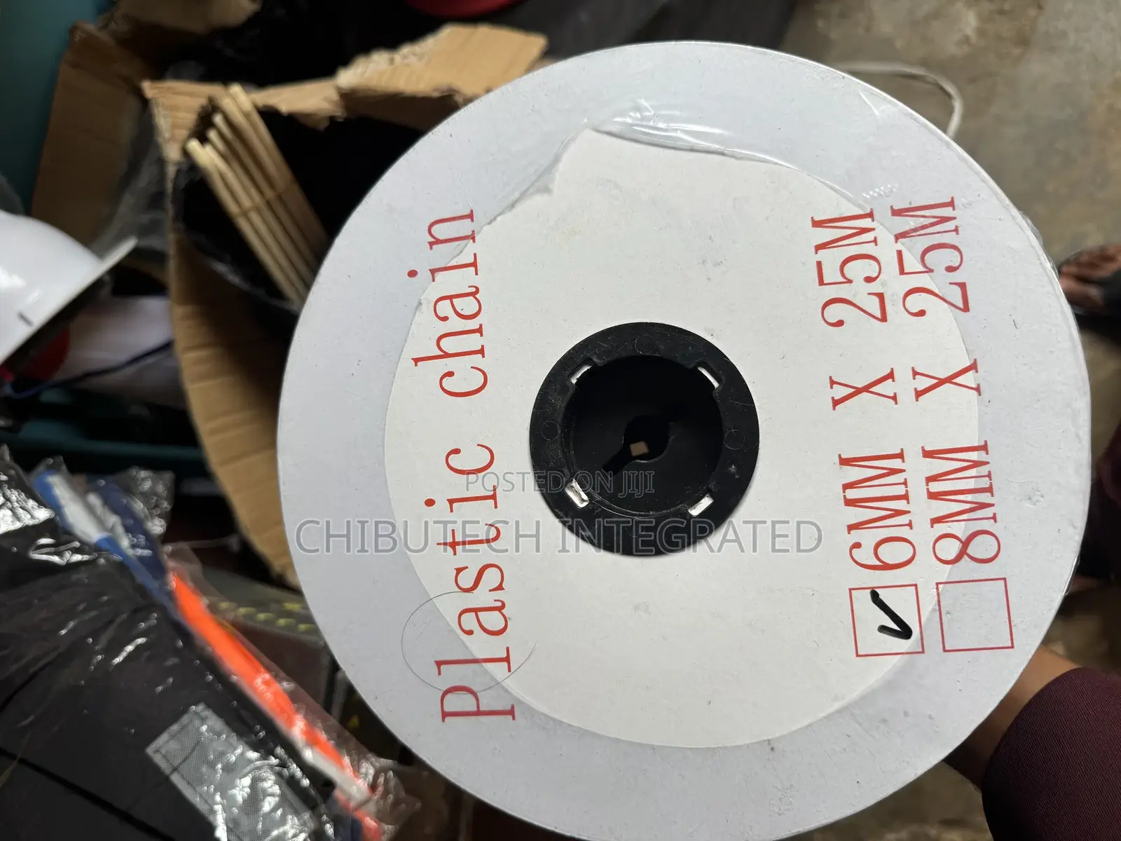 Plastic Chain Red/White 6mm X 25m