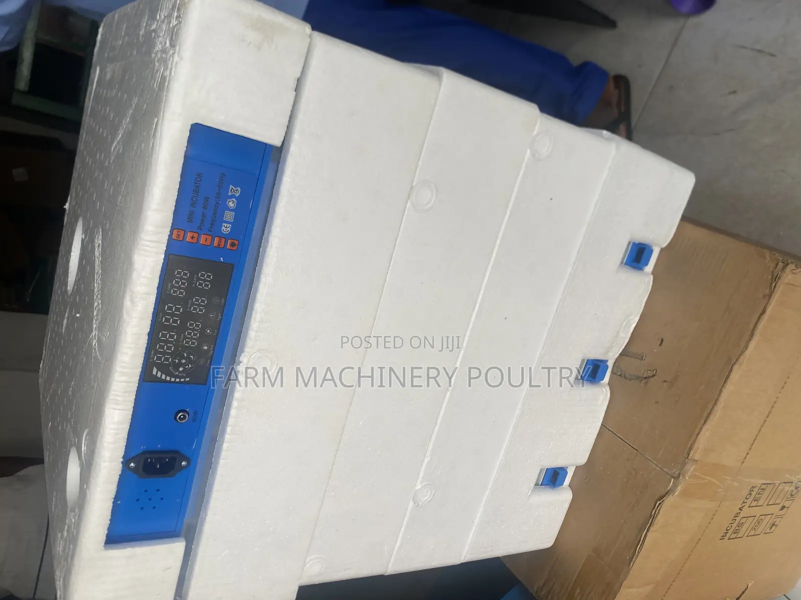 256 Capacity Egg Incubator