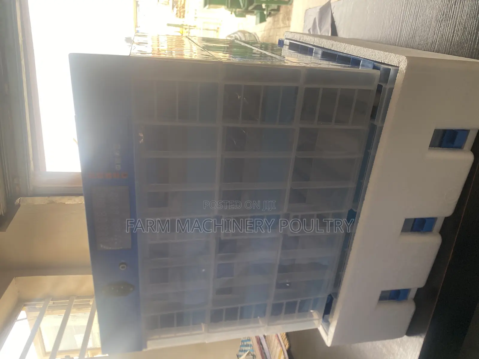 256 Capacity Egg Incubator