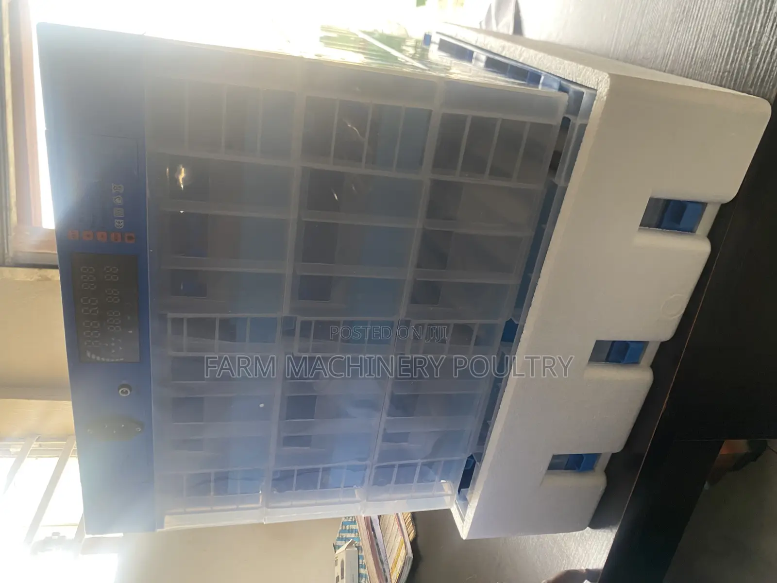 256 Capacity Egg Incubator