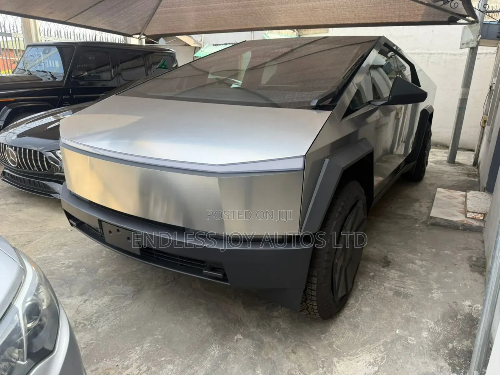 Tesla Cybertruck Cyberbeast AWD 2025 Silver