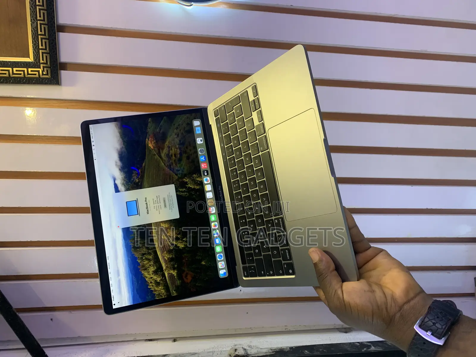 Laptop Apple MacBook Pro 2020 16GB Intel Core i7 SSD 512GB