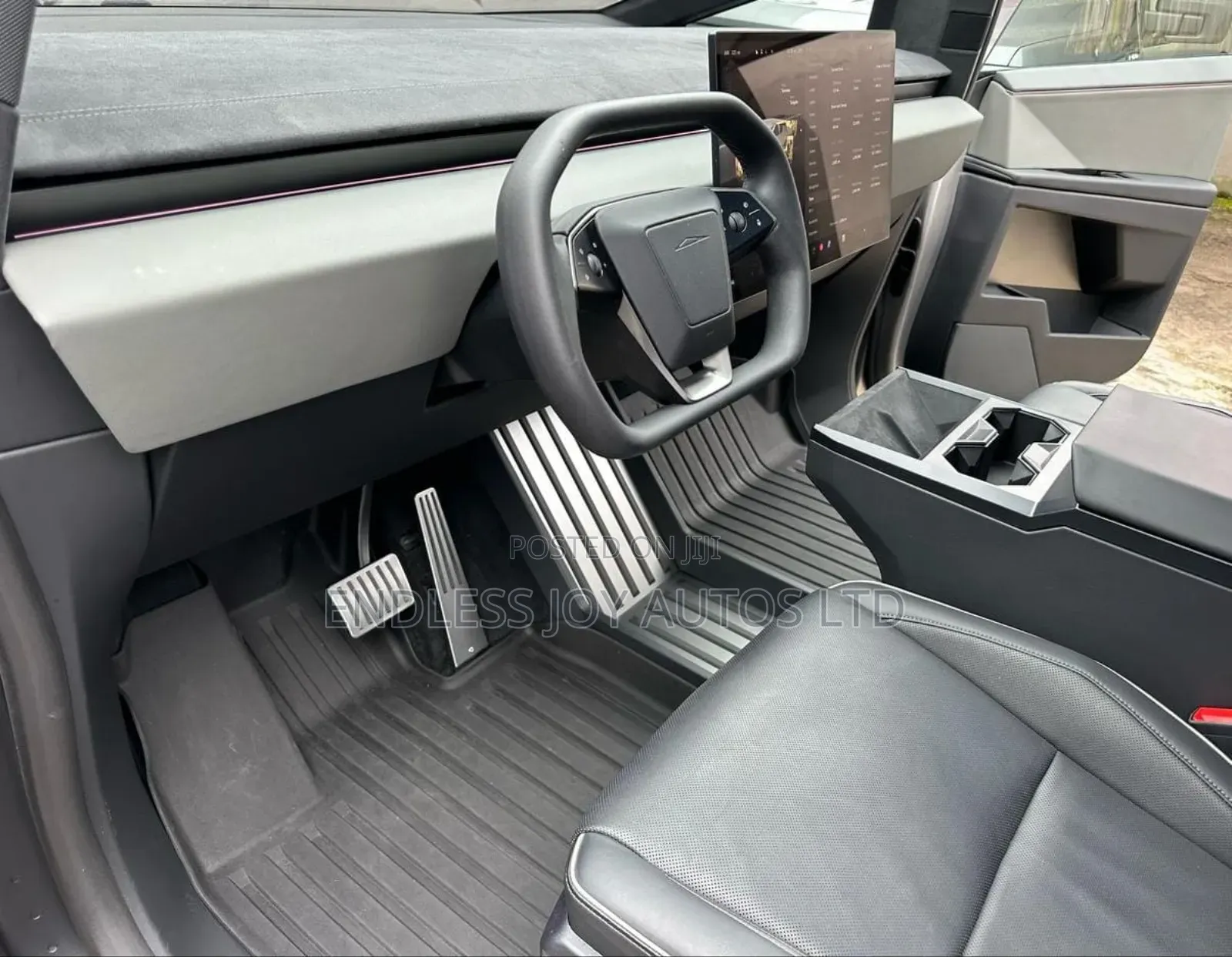 Tesla Cybertruck Cyberbeast AWD 2025 Silver