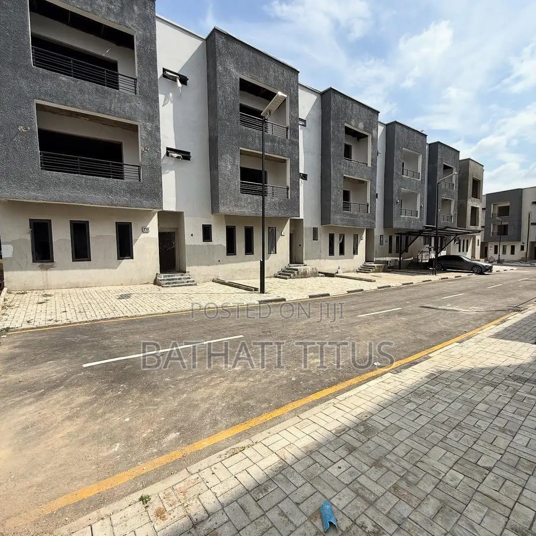 4bdrm Duplex in Mabushi for sale