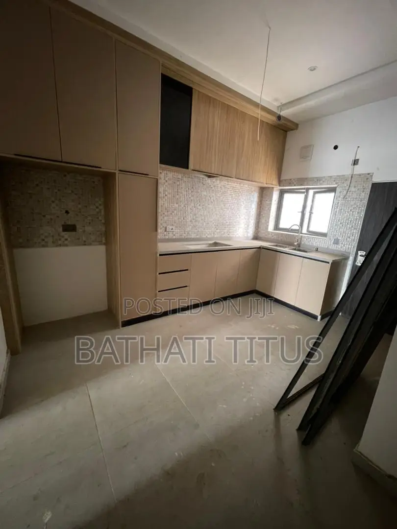 4bdrm Duplex in Life Camp for sale