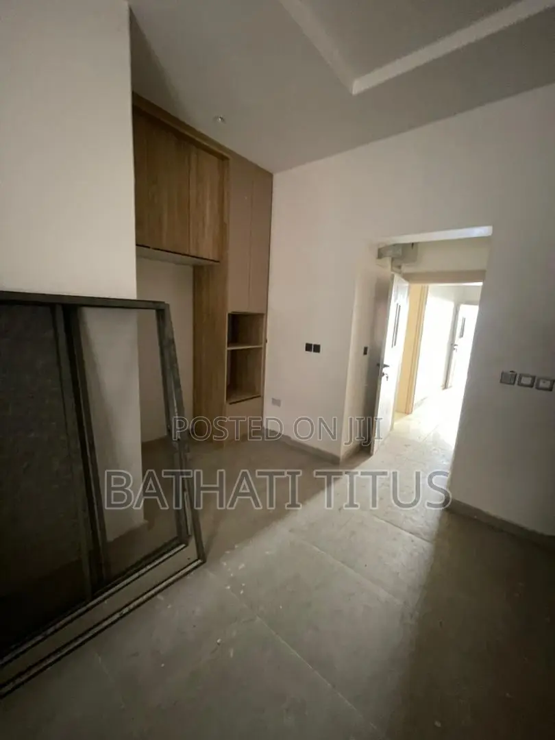 4bdrm Duplex in Life Camp for sale