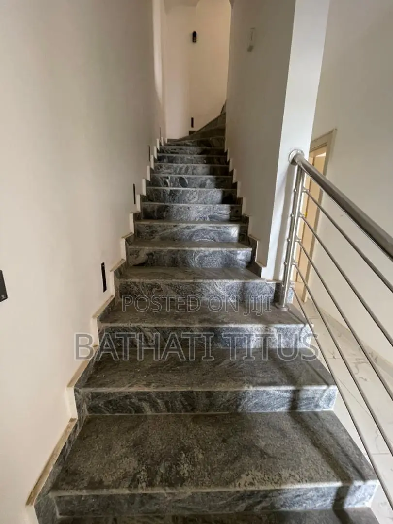 4bdrm Duplex in Life Camp for sale