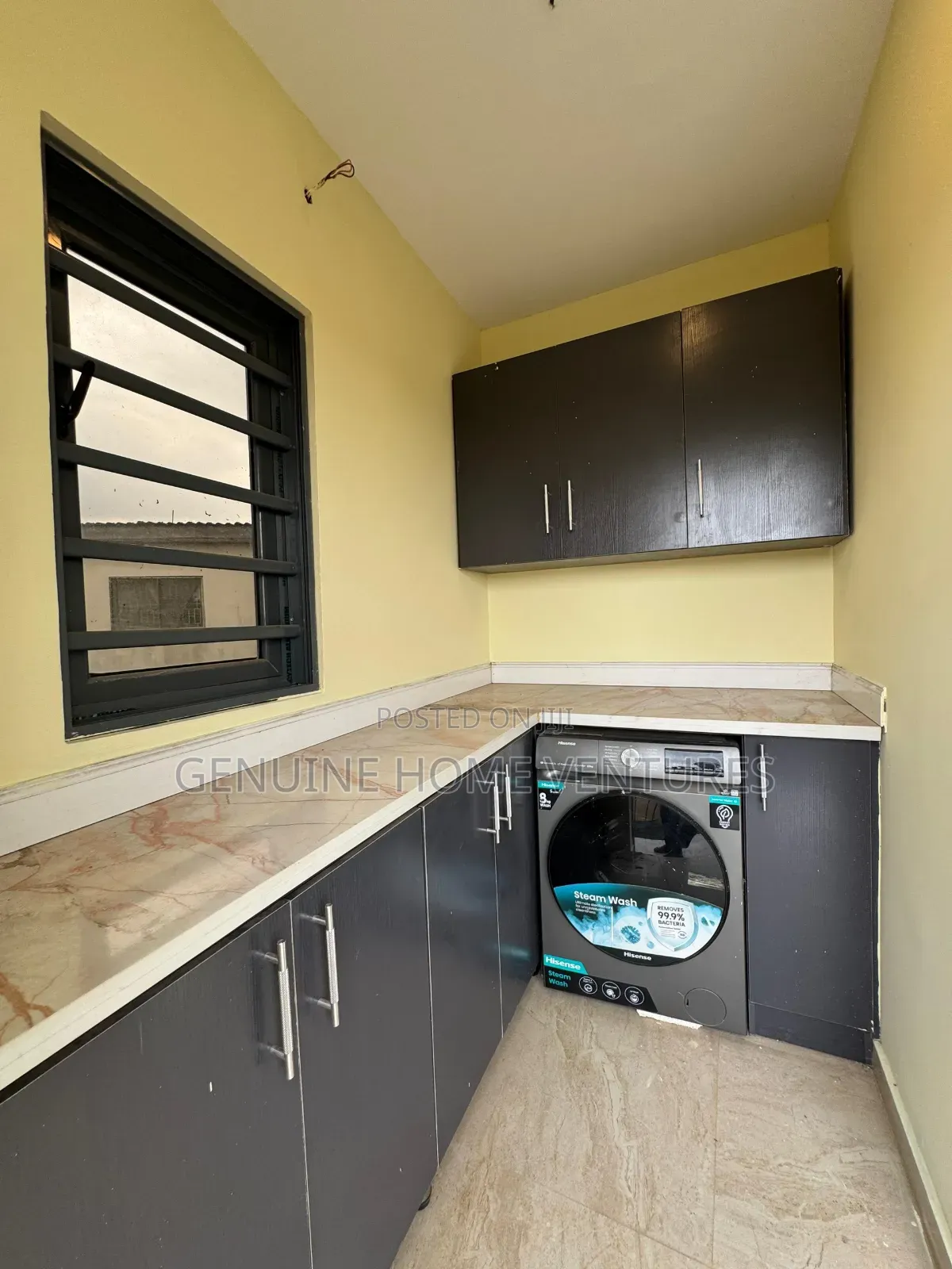 5bdrm Duplex in Anthony Village for sale