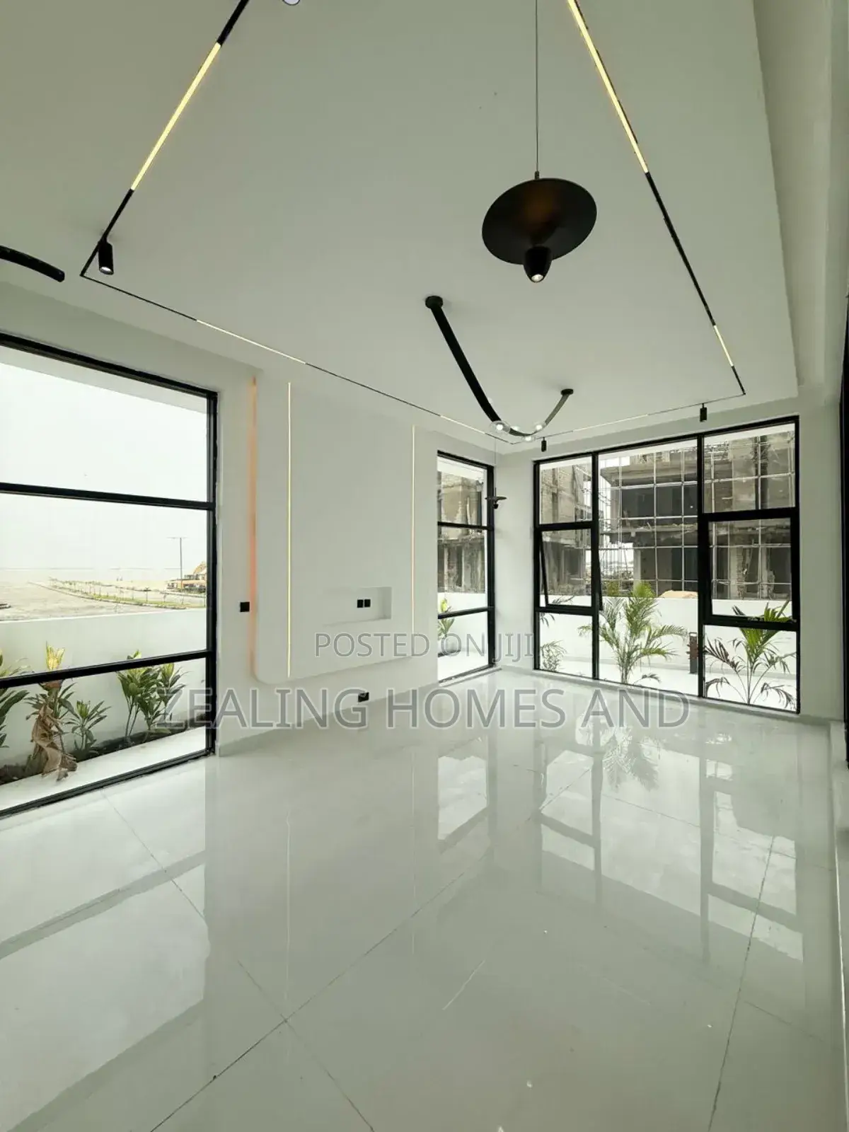 Furnished 5bdrm Duplex in Osapa London for sale