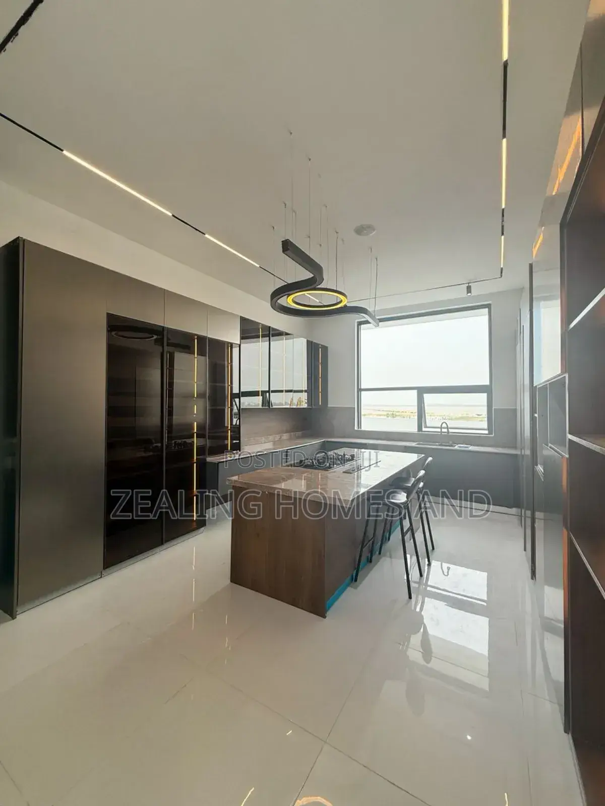 Furnished 5bdrm Duplex in Osapa London for sale