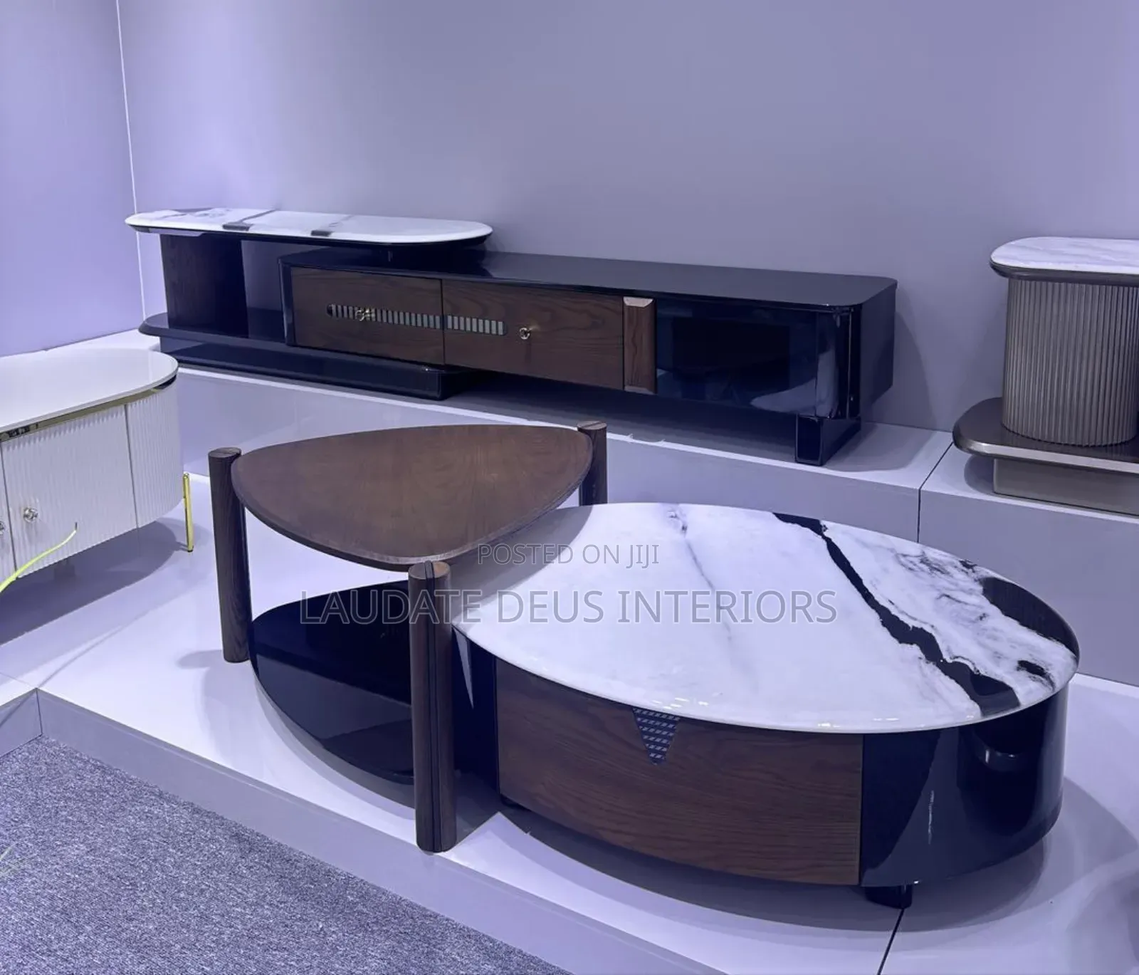 New Imported Classic Tv Console With Center Table