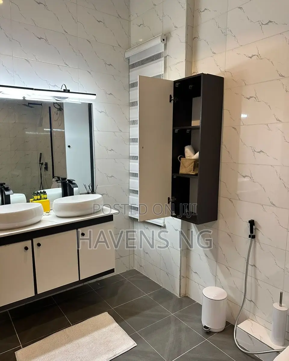 Luxury 2-Bedroom Maisonette (Shortlet)