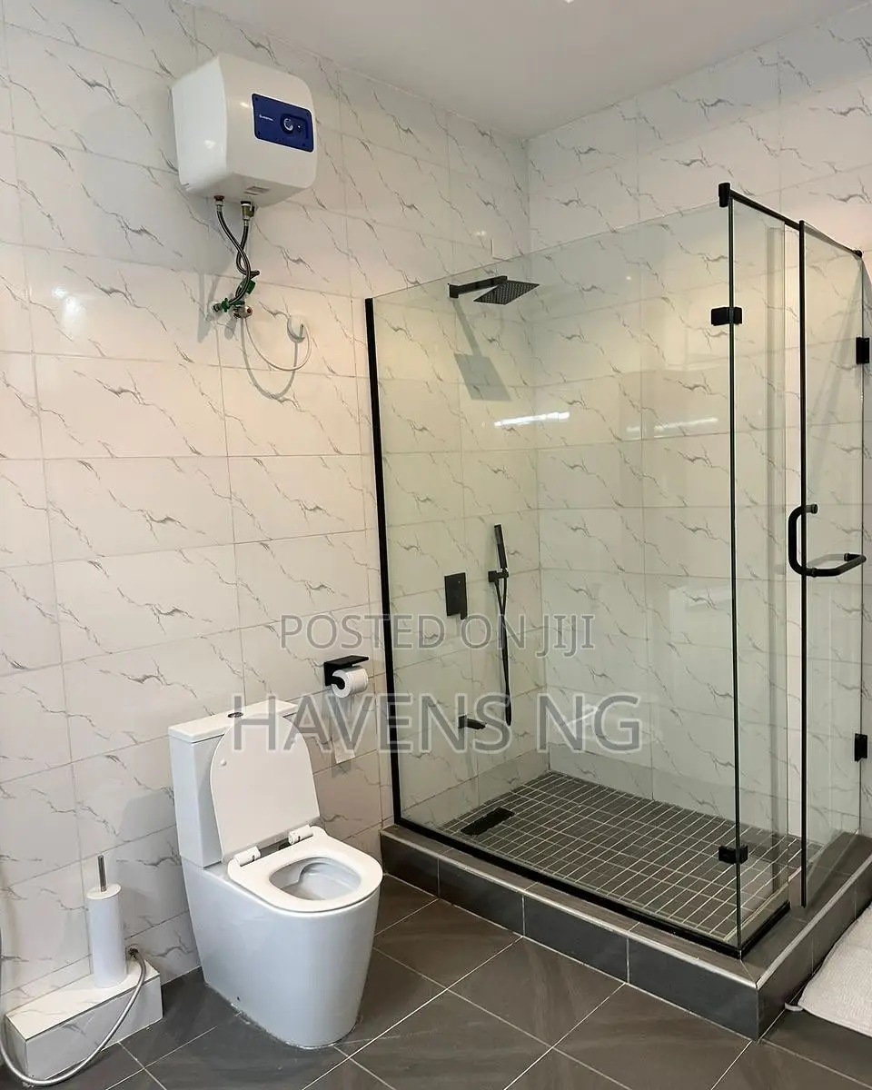 Luxury 2-Bedroom Maisonette (Shortlet)