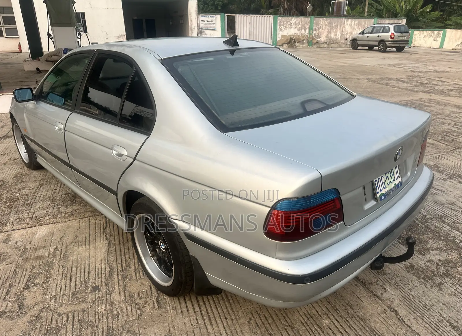 BMW 528i 2002 Silver