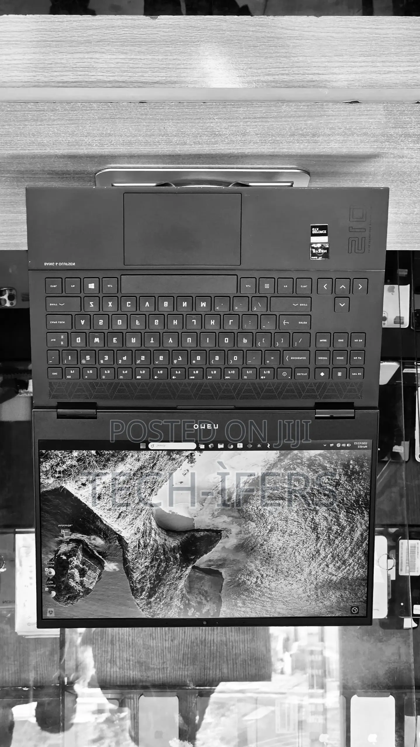 Laptop HP Omen 15-ce0xx 8GB AMD Ryzen 7 SSD 512GB