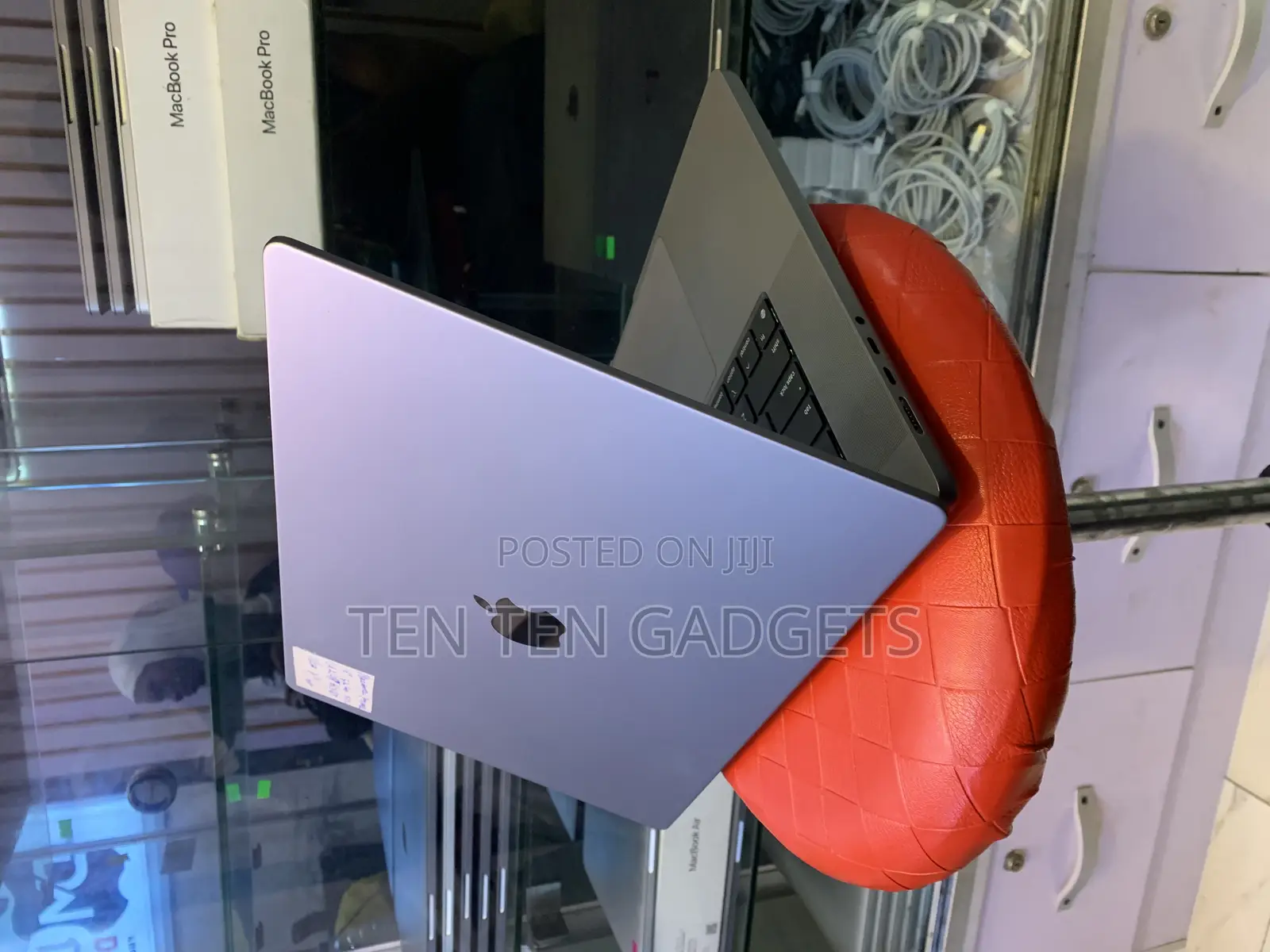 Apple MacBook Pro 2023 M2 Pro 16-inch 32GB Intel Core M2 SSD 512GB